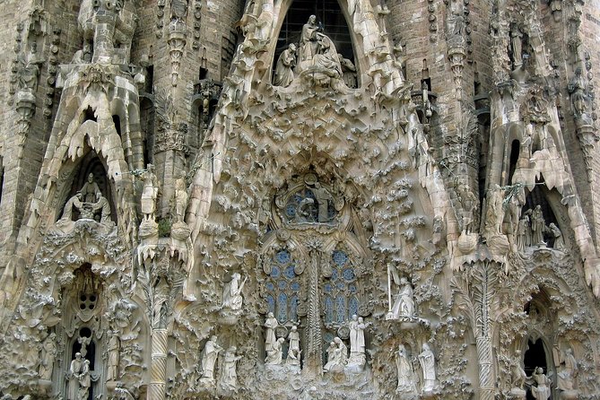 Gaudi's Modernist Legacy: Small Group Walking Tour - Domenech i Montaner’s early modernist statement