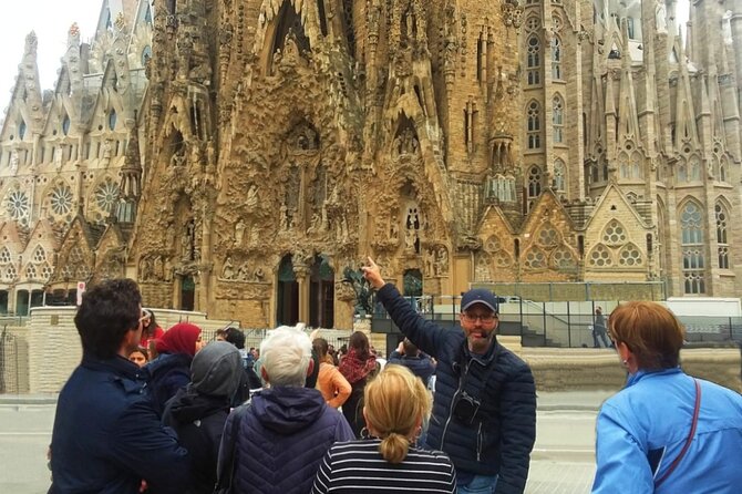 Gaudi's Modernist Legacy: Small Group Walking Tour - Casa Batlló and Gaudí’s organic imagination