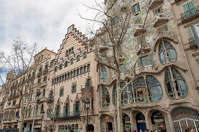 Gaudi & Sagrada Familia Donation-Based Tour in English - What this Gaudí tour is really designed to do