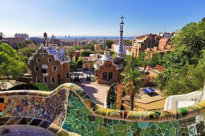 Gaudis Sunset Sagrada Familia and Parc Güell Guided English Tour - Key points at a glance