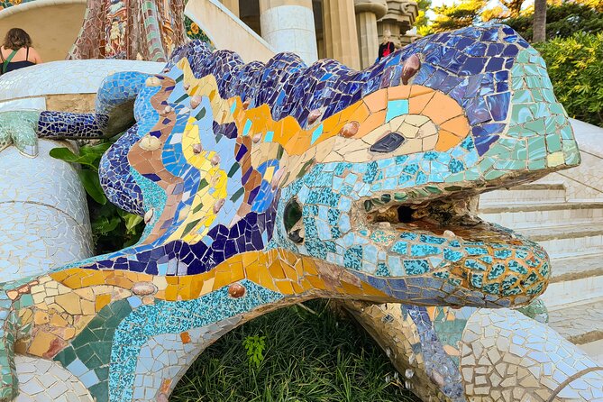 Gaudis Sunset Sagrada Familia and Parc Güell Guided English Tour - The private ride to Park Güell