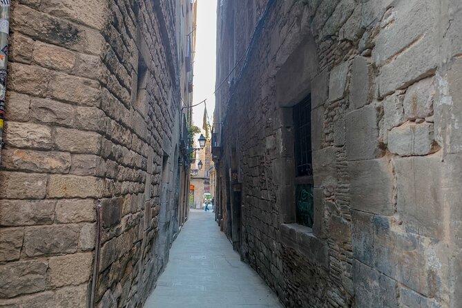 Gothic Quarter and Gaudí Small-Group Tour - Starting at Plaça de Sant Jaume