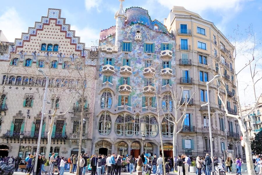 Gothic Quarter & Gaudí's Treasures Small-Group Tour - A useful first look at Barcelona in two hours