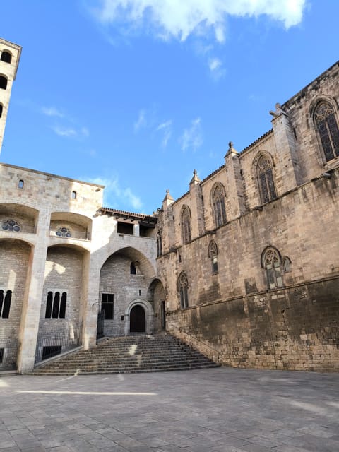 Gothic Quarter & Gaudí's Treasures Small-Group Tour - What the $19 price gets you
