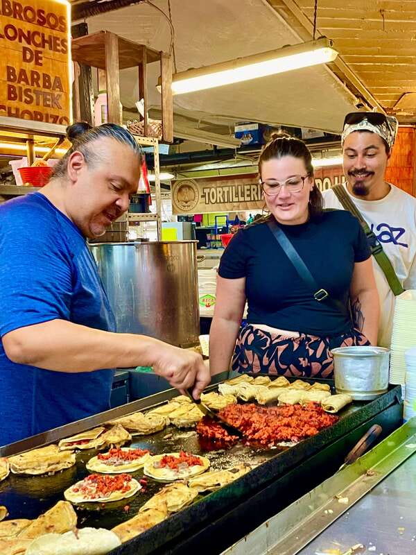 Guadalajara: Private Food Tour and Architecture Sightseeing - Nueve Esquinas and the birria finale