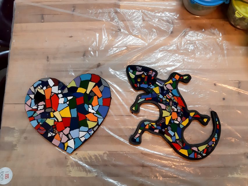 Guided Gaudí’s Trencadís Mosaic Workshop in Barcelona - The grout stage and your Barcelona keepsake