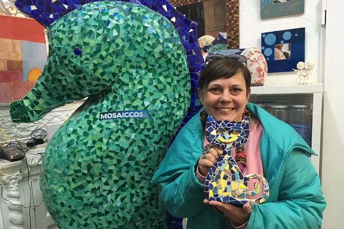 Guided Gaudí Trencadís Mosaic Workshop in Barcelona 2 Hours - Choosing a project from frames to animal figures