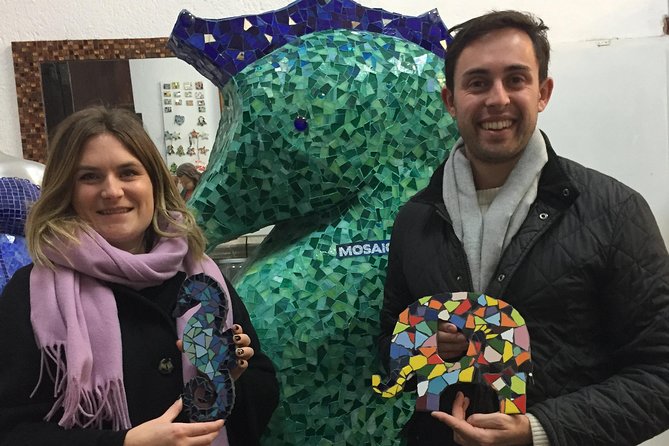 Guided Gaudí Trencadís Mosaic Workshop in Barcelona 2 Hours - The finishing work and the pickup issue