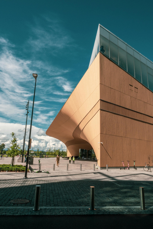 Helsinki: Architectural Highlights Guided Walking Tour - Kansalaistori and Oodi, the tour’s modern centerpiece