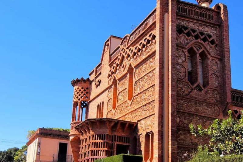 Highlights Guided visit to Gaudi's Crypt and Colonia Güell - How the two-hour schedule works
