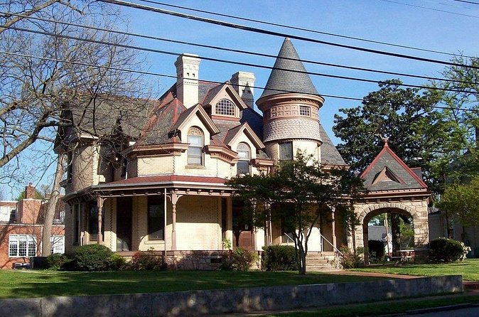 Historic Oakwood: History & Architecture Tour - Oakwood’s houses from the sidewalk