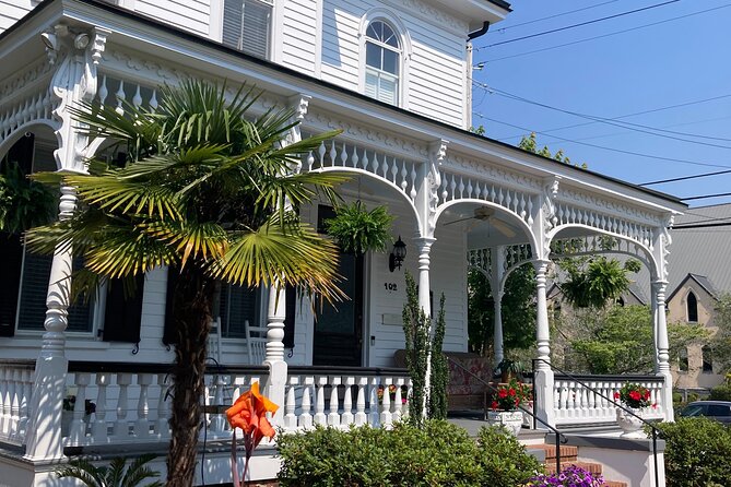 History and Architecture Walking Tour - Amanda Leese and the Guide Experience