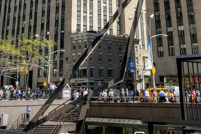 Holdouts: A NYC Architecture Walking Tour - Midtown’s odd buildings and unexpected stories