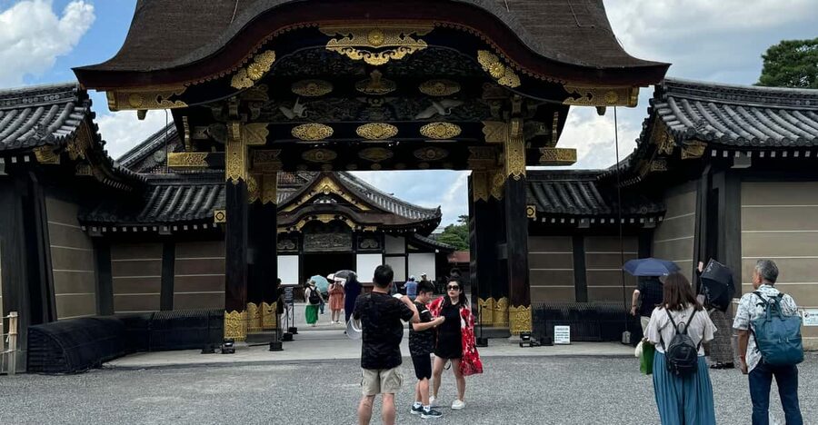 Kyoto: Nijo Castle & Gardens 2-Hour Guided Tour - Why Nijo Castle matters in Kyoto