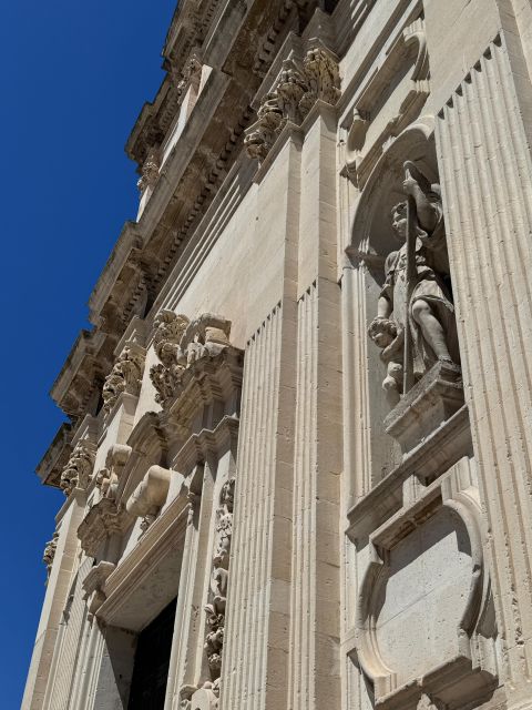 LECCE: AMONG ARCHITECTURAL TREASURES IN THE LECCE BAROQUE - Porta Napoli, a grand entrance into Lecce