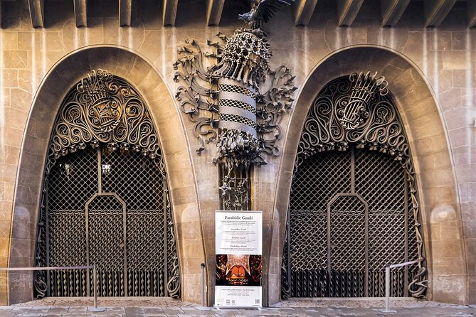 Life of Gaudi and Architectural | Walking Tour | 2h - How the walking and metro sections work