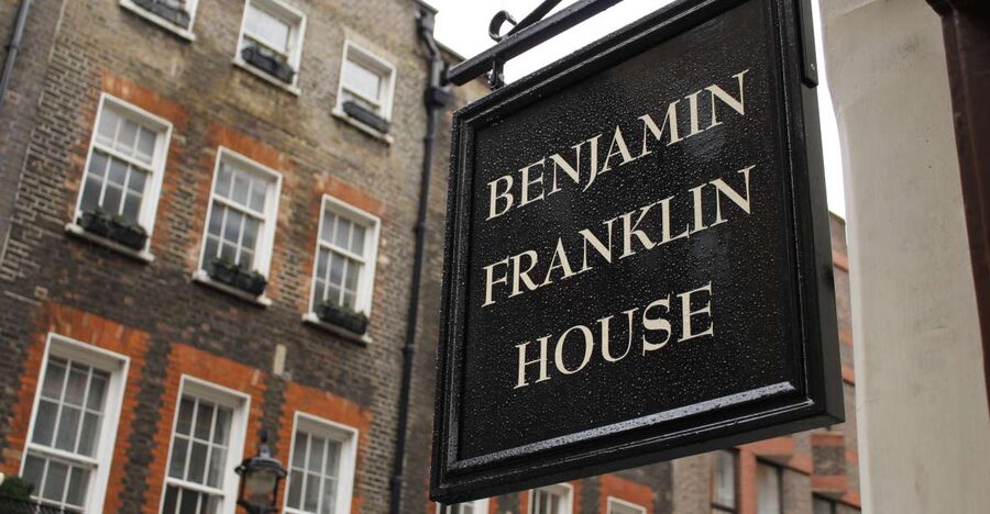 London: Architecture Tour of Benjamin Franklin House - Entering at 36 Craven Street
