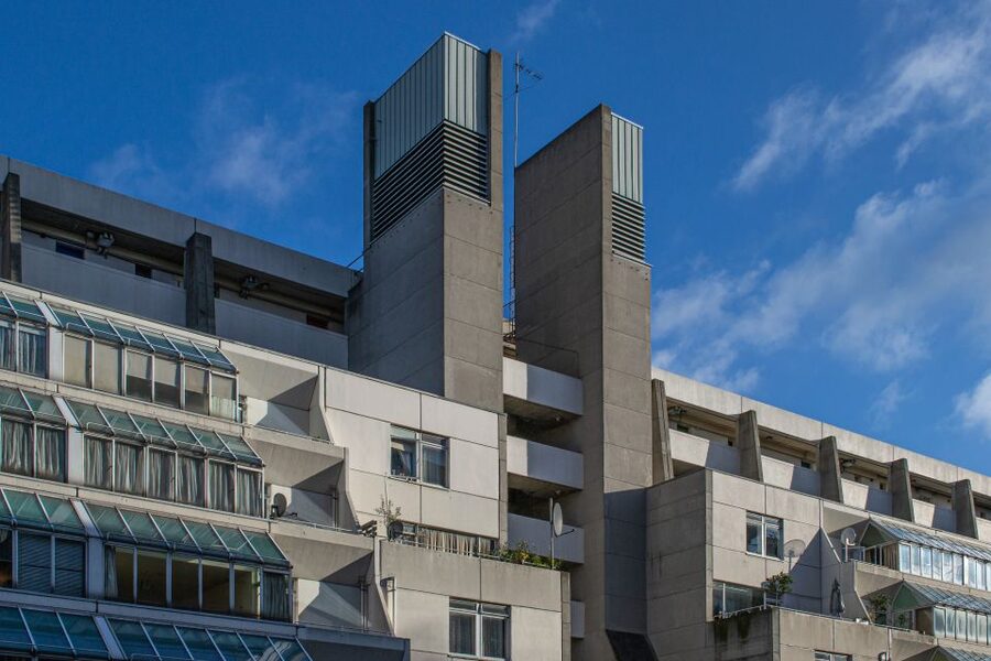 London: Brutalist Architecture & History Walking Tour - Evan’s guiding style and the limits of the tour