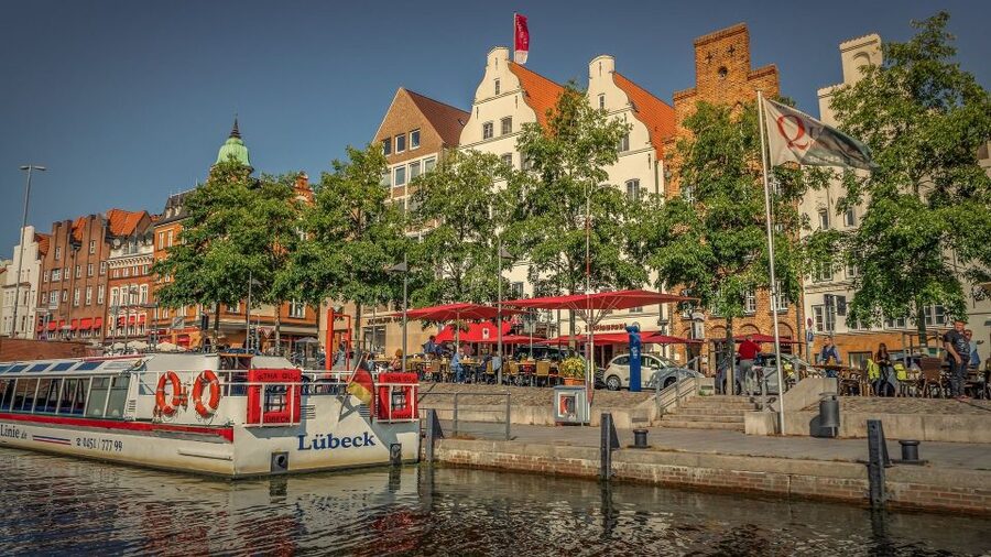 Lübeck: Private Historical and Architectural Walking Tour - Starting beside Lübeck’s Holsten Gate