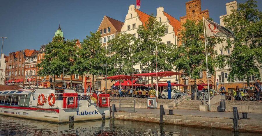Lübeck: Private Historical and Architectural Walking Tour - Reading the skyline from the old center