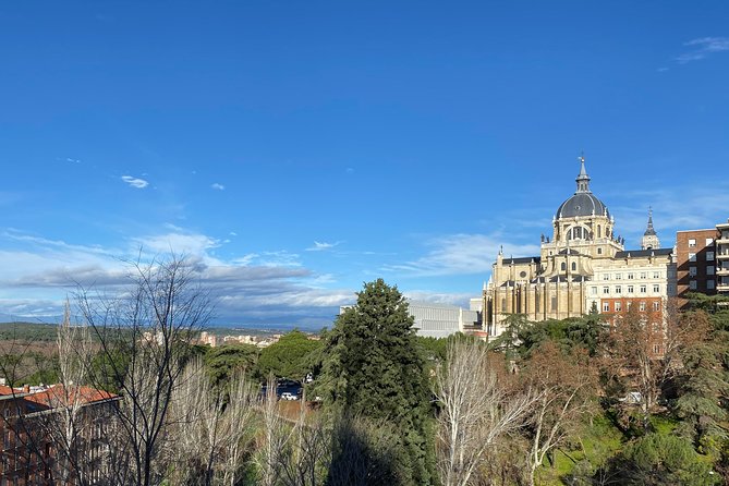 Madrid Historic with an architect : Arabs, Austrias and Bourbons - La Almudena and the Arab Wall