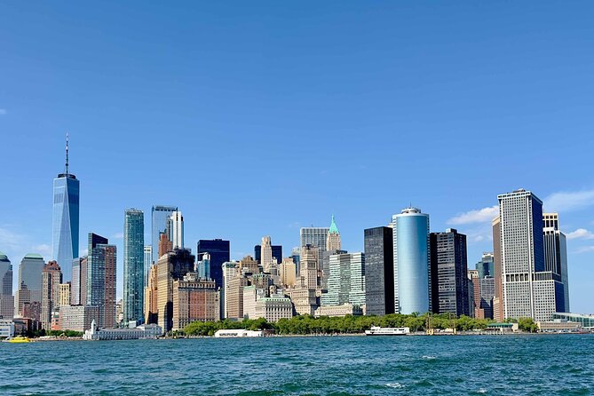 Manhattan Architecture Yacht Cruise - Upper West Side and the northern turn
