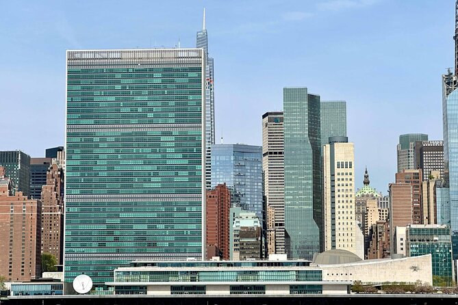 Manhattan Architecture Yacht Cruise - Weather, windows, and the best place to sit