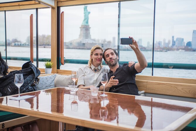 Manhattan Architecture Yacht Cruise - The southern tip: Financial District, Woolworth Building, and the harbor