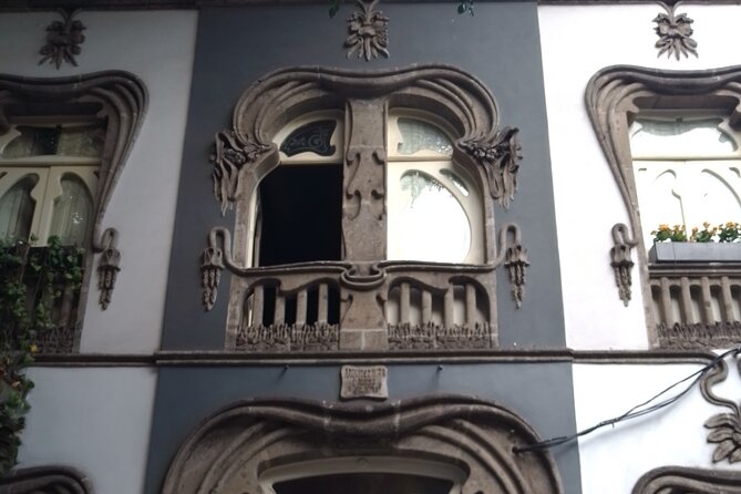 Mexico City origins and architecture: Art Nouveau, Deco,Eclectic - Palacio Nacional and Diego Rivera’s sweeping murals