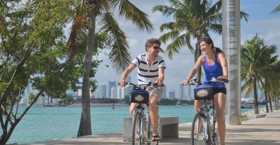 Miami: 2-Hour Art Deco Bike Tour - Casa Casuarina and the Art Deco heart of South Beach