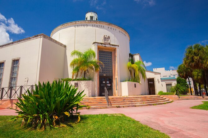 Miami Beach Art Deco & History Bike Tour with Design Enthusiast - Española Way and Lincoln Road