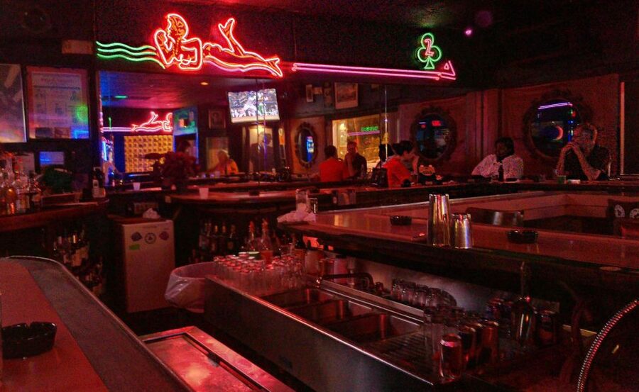 Miami Beach Bar Tour: Art Deco & Neon Lights with Historian - The history topics are wide, dark, and sometimes surprising