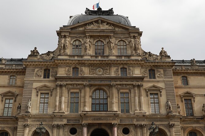 Neoclassical Paris Architecture 2-Hour Private Walking Tour - A private format that makes a specialist subject work