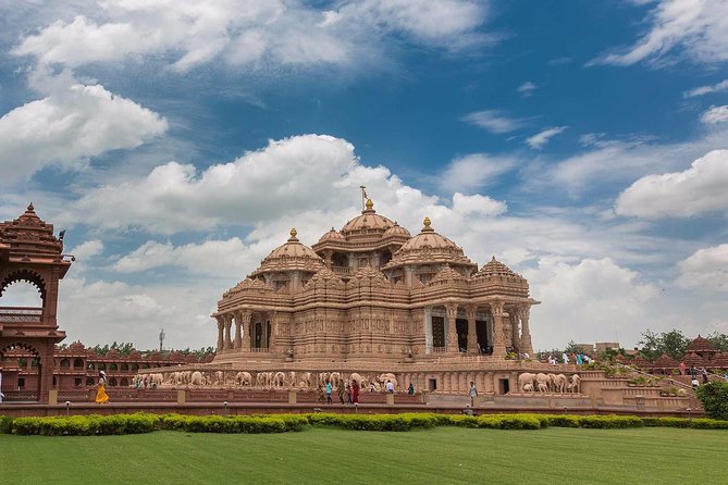 New Delhi: Mughal's architecture tour with transfers - What the $32 price really covers
