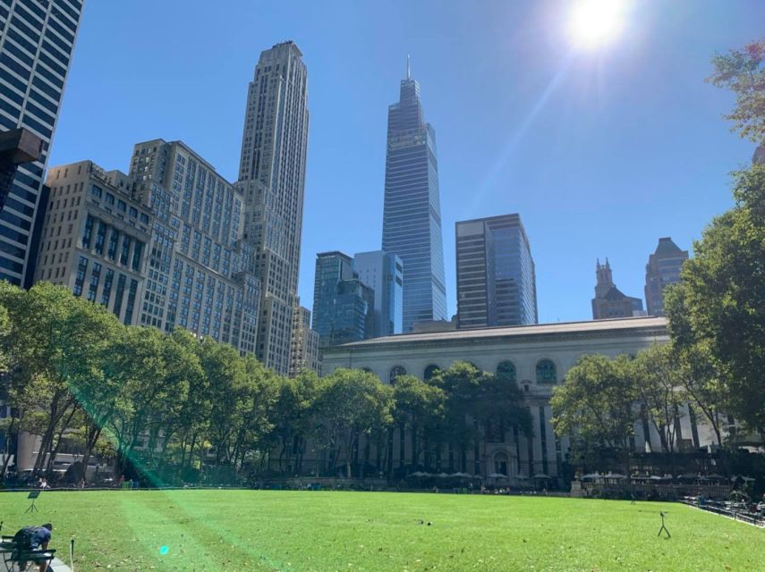 New York City: Art Deco and Architecture Landmarks Tour - Rockefeller Center as the final architectural lesson