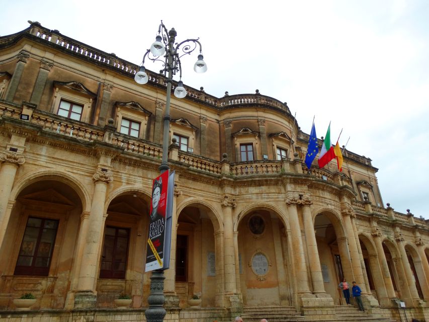 Noto: Sicilian Baroque Architecture Guided Walking Tour - Piazza del Duomo and Palazzo Ducezio’s visual tricks