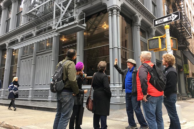 NYC Awesome Architecture Private Tour by Foot and Subway - The New York Public Library and Bryant Park