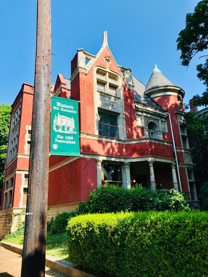 Old Louisville: History and Architecture Walking Tour - Key points to know before you go