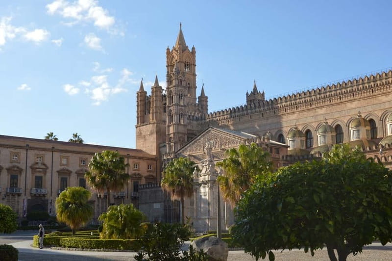 Palermo: Art and Architecture Walking Tour - Fontana Pretoria and Palermo’s public theater