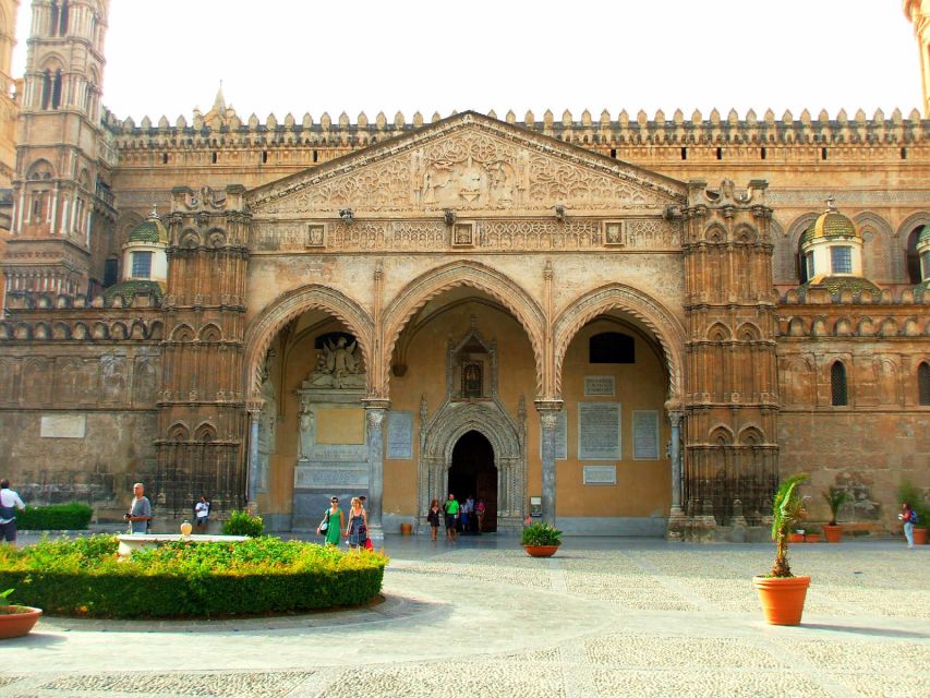 Palermo Tour: Magnificent Mixture Of Architectural Styles - Starting at Piazza Politeama