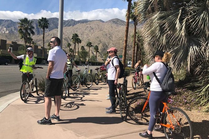 Palm Springs Modernism Architecture & History Bike Tour - Twin Palms Estates: the Alexander and Krisel vision
