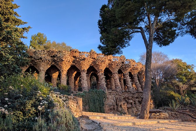 Park Guell and Sagrada Familia, Gaudí's Masterpieces Private Tour - Transport, timing, and the real cost