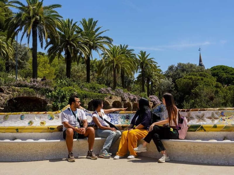 Park Güell: Guided Tour with Optional Gaudí Experience Entry - Entering the Monumental area with your guide