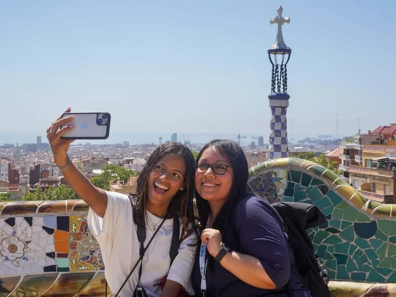 Park Güell: Guided Tour with Optional Gaudí Experience Entry - The main terrace and Barcelona views