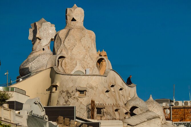 Photo Walking Tour Sagrada Familia and Gaudí in Barcelona - Casa Batlló without paying for entry