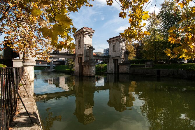 Plečnik's Ljubljana -UNESCO heritage- A walk among architect Plecnik's creations - Starting at Krekov trg and the Triple Bridge