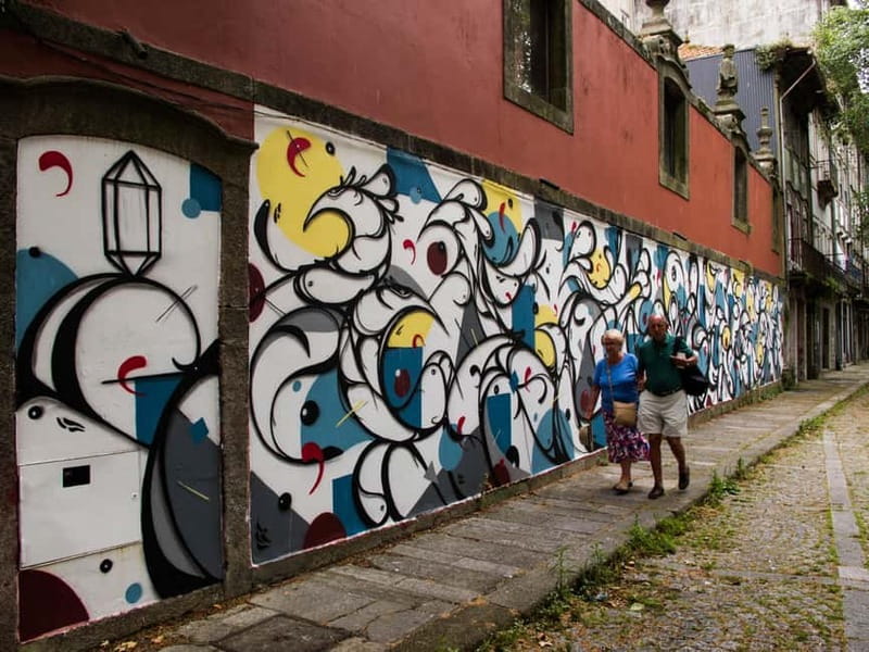 Porto Tour: Street Art & Architecture Experience 3h - Starting at Estatua de Vimara Pérez