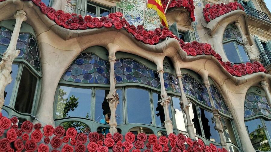 Private Barcelona Modernism and Gaudí Walking Tour - La Pedrera, Gaudí’s last civil project