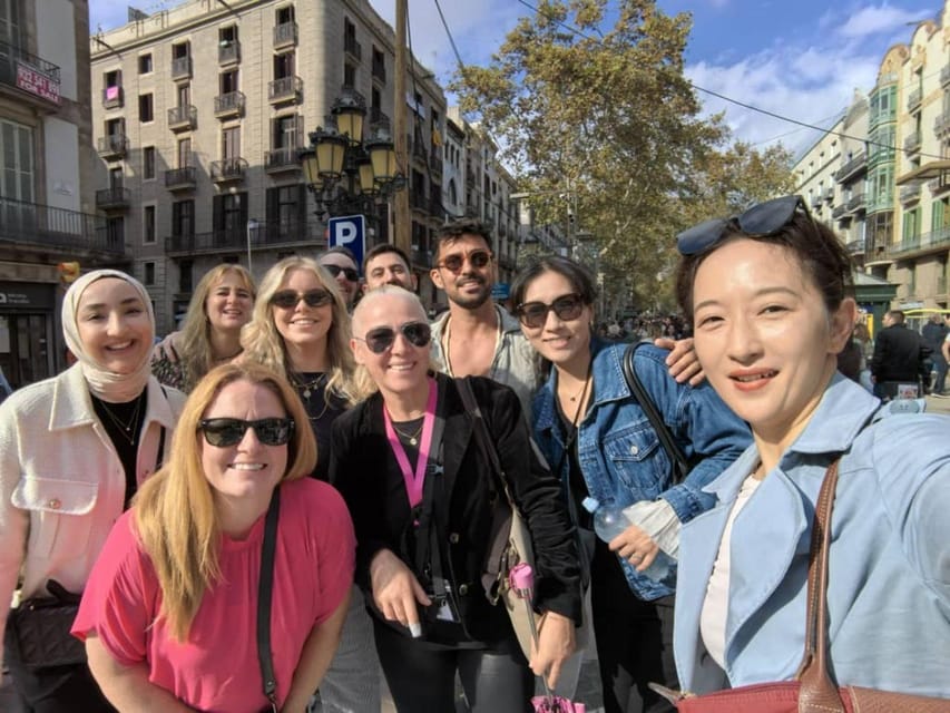 Private Barcelona Modernism and Gaudí Walking Tour - Starting with Sagrada Familia