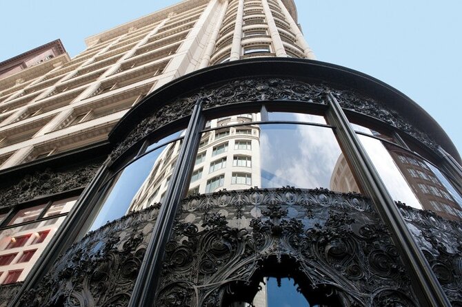 Private Chicago Architecture Walking Tour - Palmer House: ten minutes inside a hotel pioneer